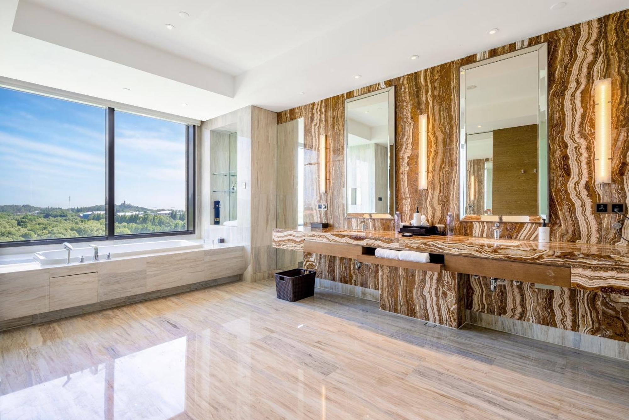 Intercontinental Nantong By Ihg-Best View Of Yangtze Exterior photo